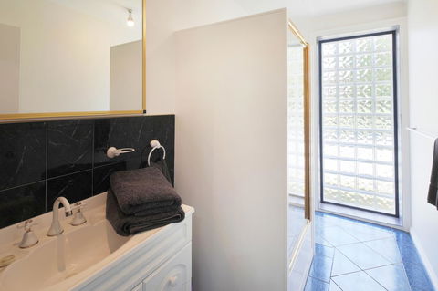Georges Bay Apartments - Sydney 4u 30