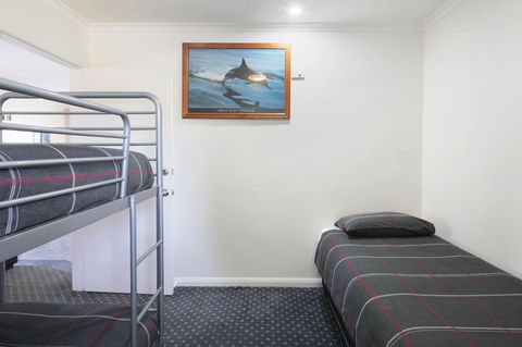 Georges Bay Apartments - Sydney 4u 33