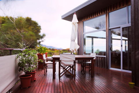 Eagle Peaks At Freycinet - Sydney 4u 22