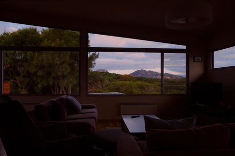 Eagle Peaks At Freycinet - Sydney 4u 19