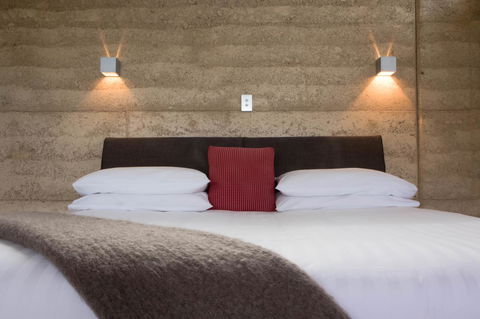 Eagle Peaks At Freycinet - Sydney 4u 9