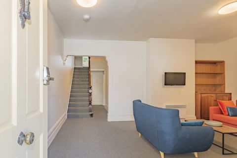 4 Bedroom House - Hobart CBD - Free Parking - Free WIFI - Accommodation Sydney 21