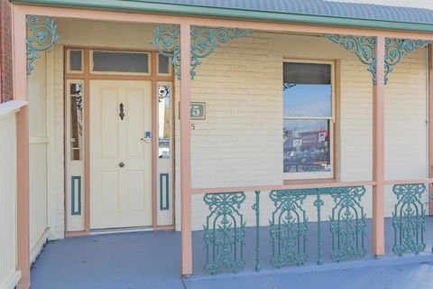 4 Bedroom House - Hobart CBD - Free Parking - Free WIFI - Accommodation Sydney 25