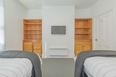 4 Bedroom House - Hobart CBD - Free Parking - Free WIFI - Accommodation Sydney 15