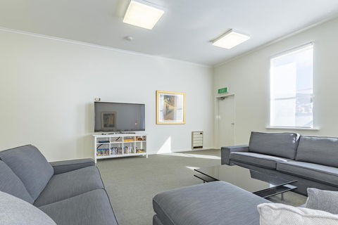 4 Bedroom House - Hobart CBD - Free Parking - Free WIFI - Accommodation Sydney 20