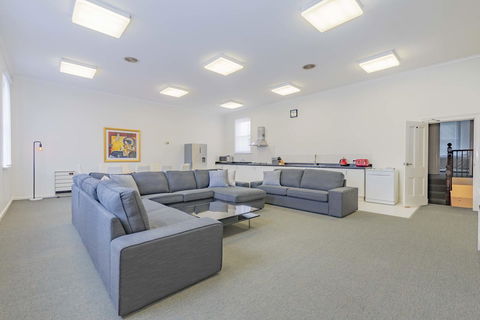 4 Bedroom House - Hobart CBD - Free Parking - Free WIFI - Accommodation Sydney 17