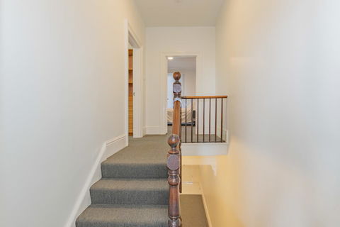 4 Bedroom House - Hobart CBD - Free Parking - Free WIFI - Accommodation Sydney 19