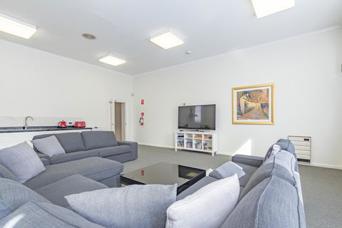 4 Bedroom House - Hobart CBD - Free Parking - Free WIFI - Accommodation Sydney 12