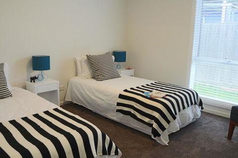 Sisters Beach Paradise - Sydney 4u 8