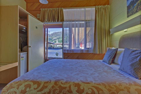 Gold Rush Inn - Sydney 4u 11