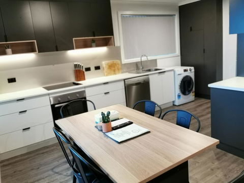 Youngtown Executive Apartments - 2BR Included, Free Parking & Wifi, Sofa Bed & Cot Fee Applies - Sydney 4u 30