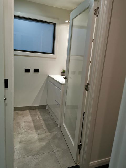Youngtown Executive Apartments - 2BR Included, Free Parking & Wifi, Sofa Bed & Cot Fee Applies - Sydney 4u 39