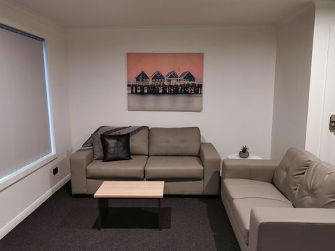 Youngtown Executive Apartments - 2BR Included, Free Parking & Wifi, Sofa Bed & Cot Fee Applies - Sydney 4u 4