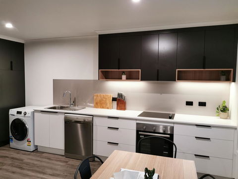 Youngtown Executive Apartments - 2BR Included, Free Parking & Wifi, Sofa Bed & Cot Fee Applies - Sydney 4u 1