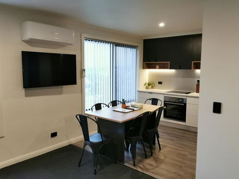 Youngtown Executive Apartments - 2BR Included, Free Parking & Wifi, Sofa Bed & Cot Fee Applies - Sydney 4u 0