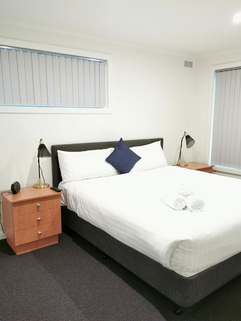 Youngtown Executive Apartments - 2BR Included, Free Parking & Wifi, Sofa Bed & Cot Fee Applies - Sydney 4u 10