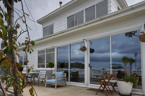 The Ultimate Beach House - Sydney 4u 4
