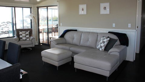 SEA EAGLE COTTAGE Amazing Views Of Bay Of Fires - Accommodation Sydney 5