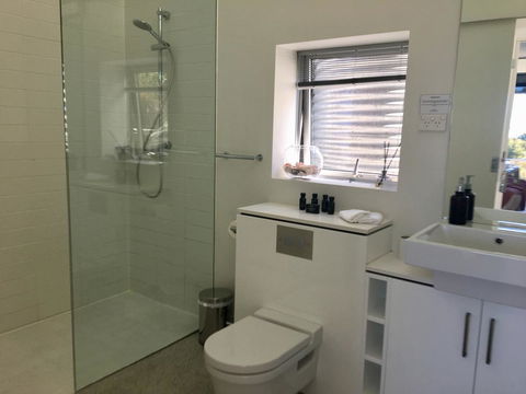 Eaglehawk Pavilions - Sydney 4u 8