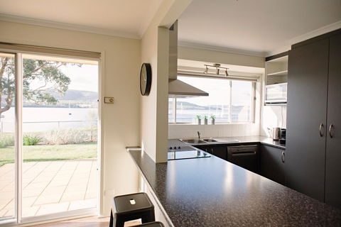 The Holiday Home People - Sydney 4u 6