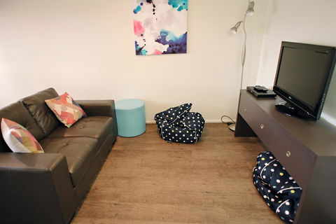 The Holiday Home People - Sydney 4u 9