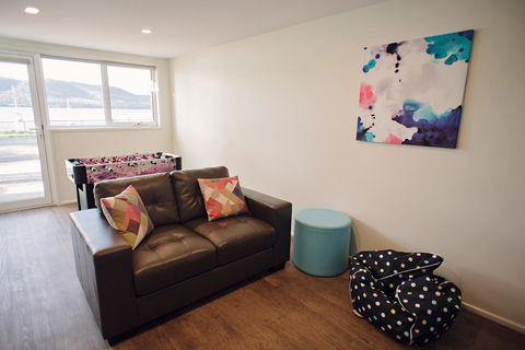 The Holiday Home People - Sydney 4u 10