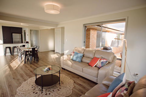 The Holiday Home People - Sydney 4u 3