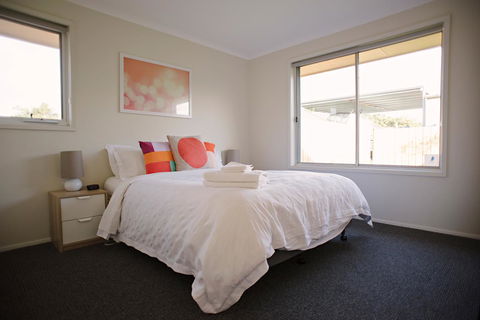 The Holiday Home People - Sydney 4u 15