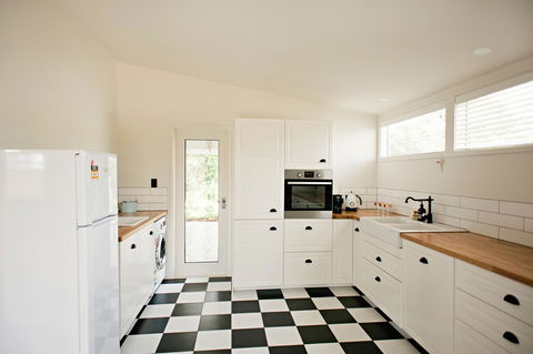 The Holiday Home People - Sydney 4u 21