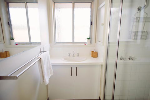 The Holiday Home People - Sydney 4u 11