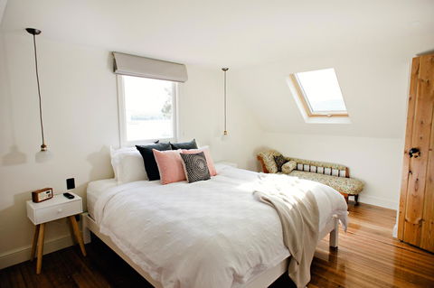 The Holiday Home People - Sydney 4u 25