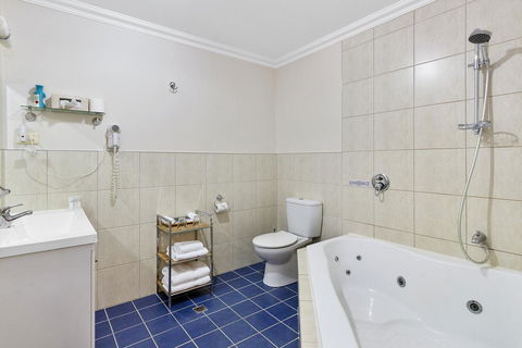Oyster Cove Chalet - Sydney 4u 12