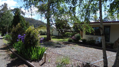 Karoola Cottage Self Contained - Sydney 4u 3