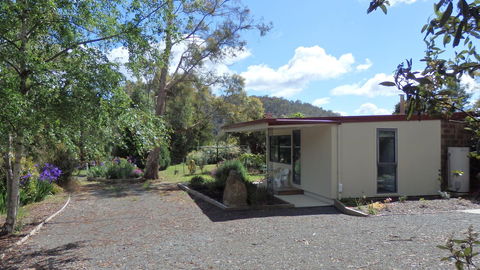 Karoola Cottage Self Contained - Sydney 4u 10