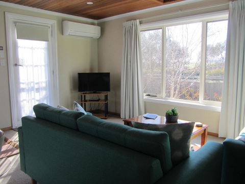 Elm Trees Accommodation @ Ross - Accommodation Sydney 15