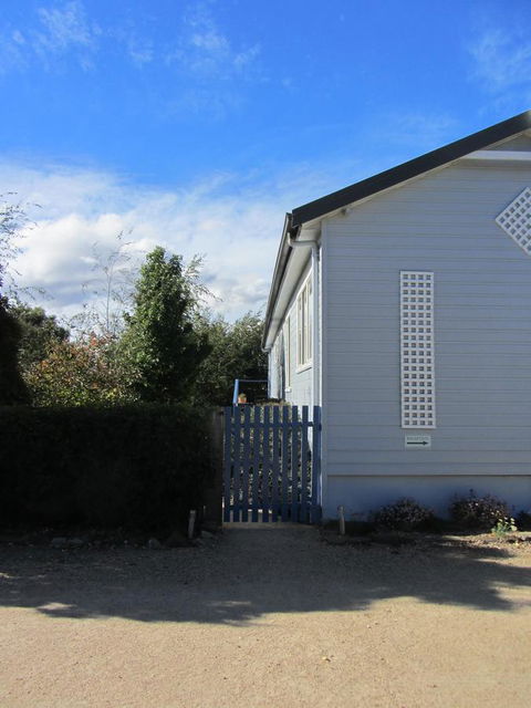 Elm Trees Accommodation @ Ross - Accommodation Sydney 3