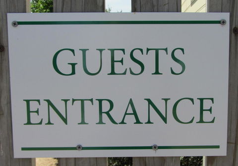 Elm Trees Accommodation @ Ross - Accommodation Sydney 8