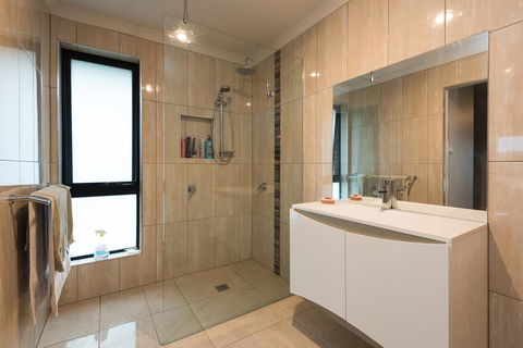 Euphoria House - Sydney 4u 5