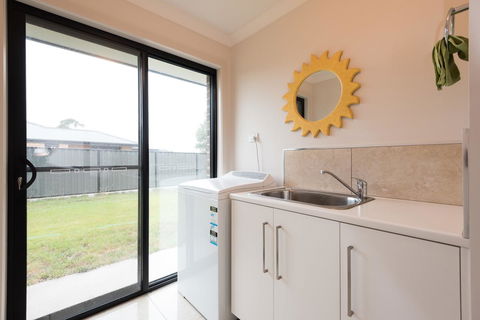Euphoria House - Sydney 4u 6