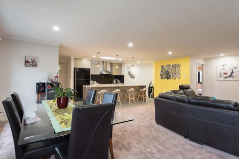 Euphoria House - Sydney 4u 10