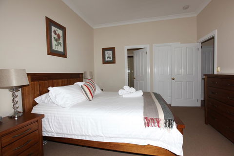 House On The Hill Bed And Breakfast - Sydney 4u 34