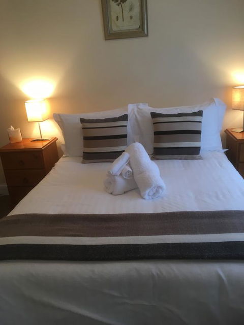 House On The Hill Bed And Breakfast - Sydney 4u 27