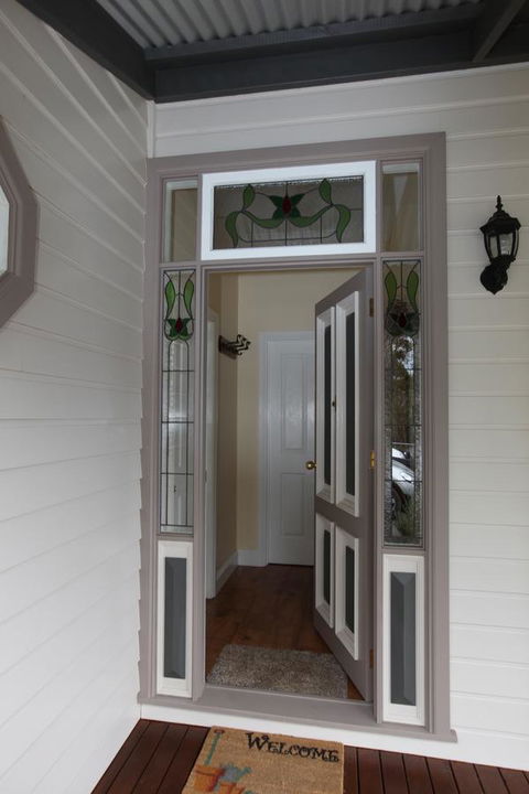 House On The Hill Bed And Breakfast - Sydney 4u 4