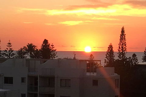 NEW UPMARKET COMFORTABLE 2 Bed, 2 Bath, OCEAN VIEWS, 250m To BUDDINA BEACH! - Sydney 4u 1