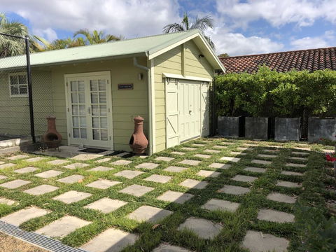 NEW: Tranquil Retreat -The Barn House Ingleside, Northern Beaches - Sydney 4u 0