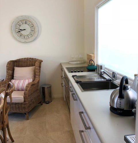 NEW: Tranquil Retreat -The Barn House Ingleside, Northern Beaches - Sydney 4u 3