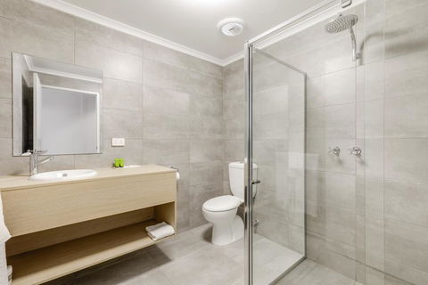 Nightcap At Findon Hotel - Sydney 4u 3