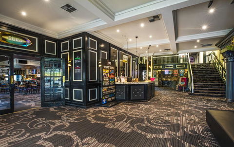 Nightcap At Skyways Hotel - Sydney 4u 1