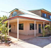 Ningaloo Breeze Villa 10 - 3 Bedroom Fully Self-Contained Disabled-Friendly Accommodation - Sydney 4u