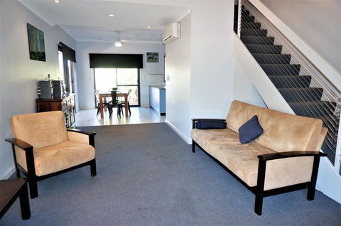 Ningaloo Breeze Villa 2 - 3 Bedroom Fully Self-Contained Holiday Accommodation - Sydney 4u 3